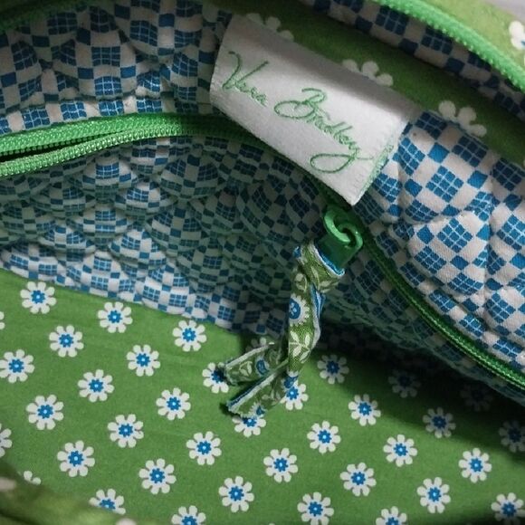 Vera Bradley Green Floral Quilted Shoulder Bag - Picture 4 of 6